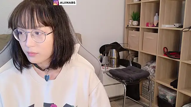 aliiiiiina online show from January 29, 2025, 5:40 am