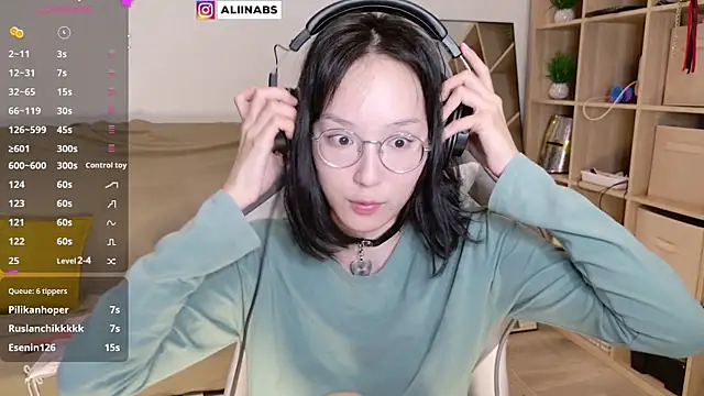 aliiiiiina online show from March 13, 2025, 10:54 pm