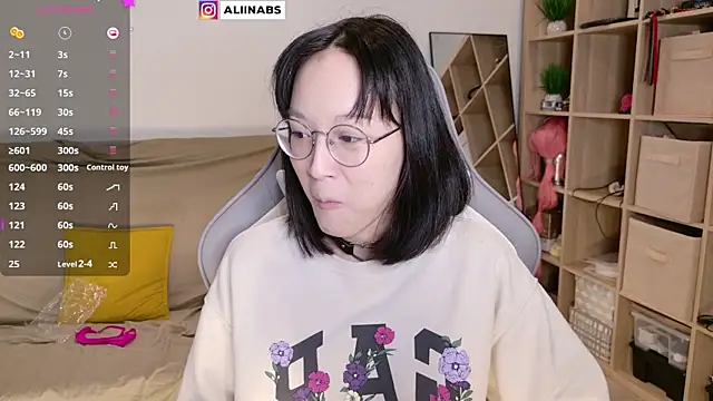 aliiiiiina online show from March 20, 2025, 10:29 pm