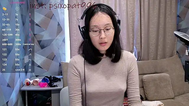 aliiiiiina online show from September 21, 2025, 9:55 am