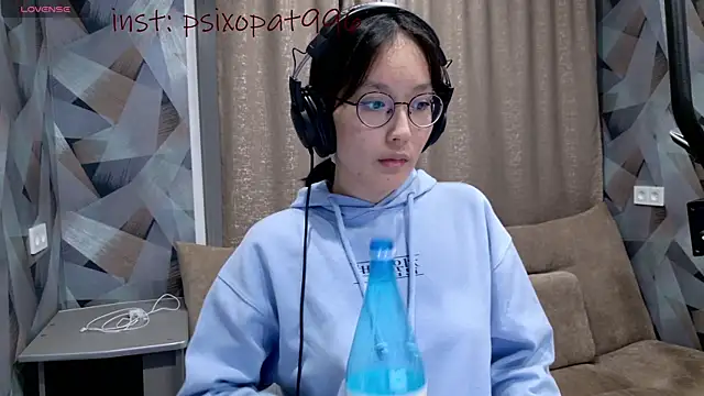 aliiiiiina online show from September 28, 2025, 8:36 pm