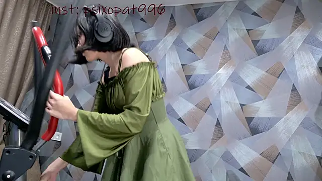 aliiiiiina online show from October 26, 2025, 8:59 pm