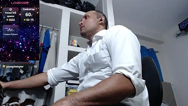 Snapshot of lewislamxxx_hot chatting on March 14, 2025, 12:10 am lewislamxxx hot online show from March 14, 2025, 12:10 am