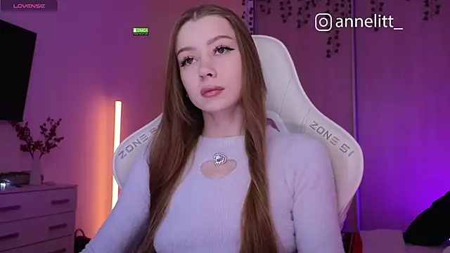 Annelitt online show from December 22, 2025, 8:17 pm