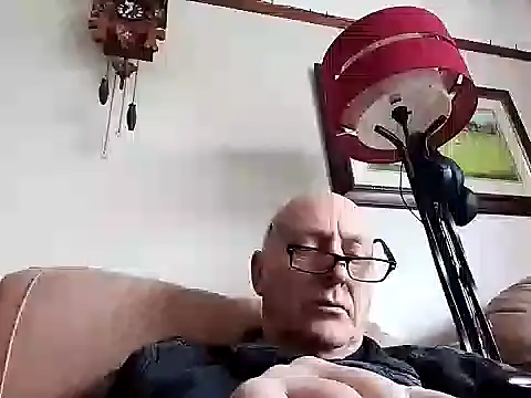 keeenn11 online show from February 11, 2025, 10:48 am