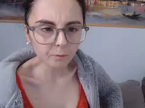 cleophee online show from February 5, 2025, 9:46 am