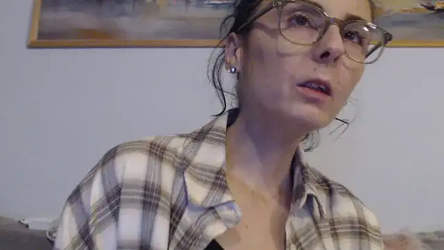 Snapshot of cleophee chatting on December 4, 2025, 6:55 am cleophee online show from December 4, 2025, 6:55 am