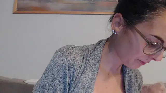 Snapshot of cleophee chatting on December 5, 2025, 6:44 am cleophee online show from December 5, 2025, 6:44 am