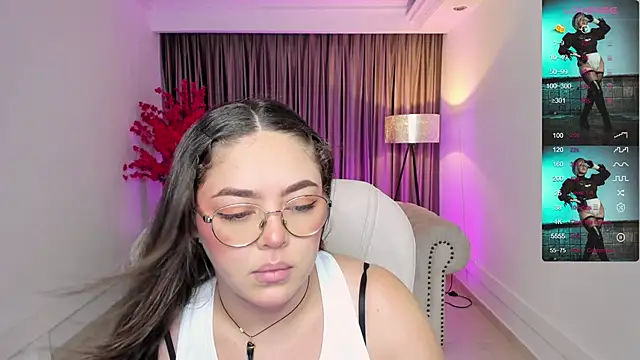 Snapshot of emmy_walker chatting on February 4, 2025, 11:05 am emmy walker online show from February 4, 2025, 11:05 am