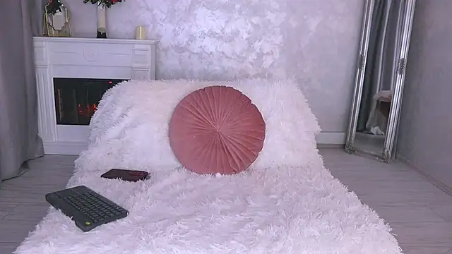 Snapshot of Michelle90u chatting on November 23, 2025, 5:35 pm Michelle90u online show from November 23, 2025, 5:35 pm