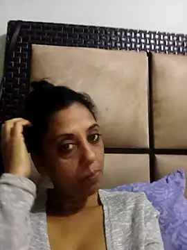 Mahi4luv online show from October 24, 2025, 9:44 pm