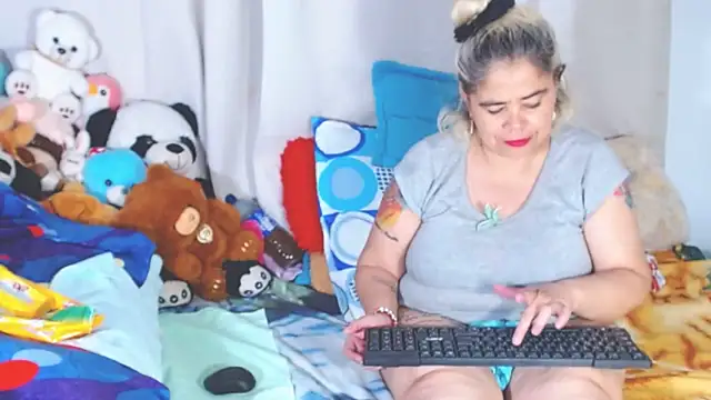 estrellita fugaz16x online show from September 28, 2025, 10:48 pm