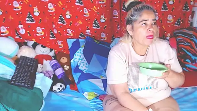 estrellita fugaz16x online show from February 6, 2026, 5:34 am