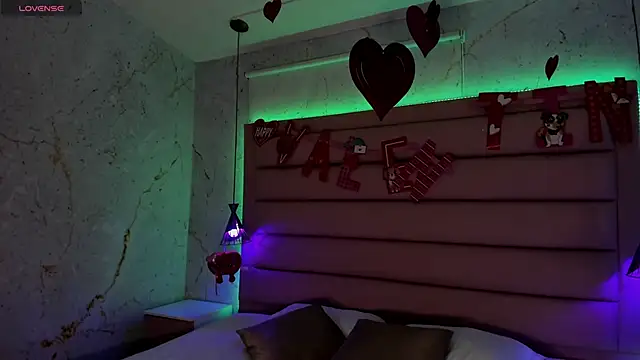 Snapshot of Maddysex_ chatting on February 6, 2025, 11:32 am Maddysex online show from February 6, 2025, 11:32 am