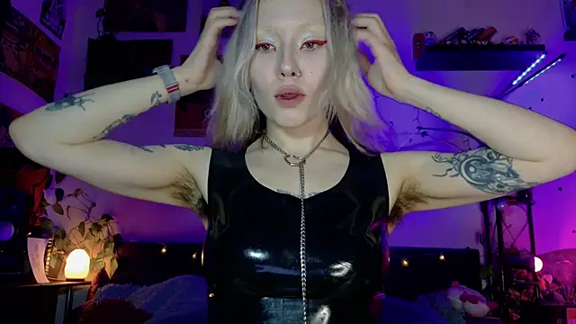 olivecum online show from November 30, 2025, 1:04 pm