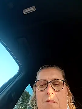 winniess40 online show from July 8, 2026, 6:34 pm