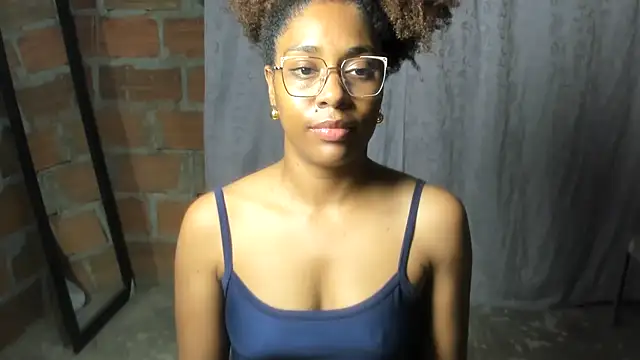 Snapshot of thaimy_ chatting on June 5, 2026, 2:51 am thaimy online show from June 5, 2026, 2:51 am