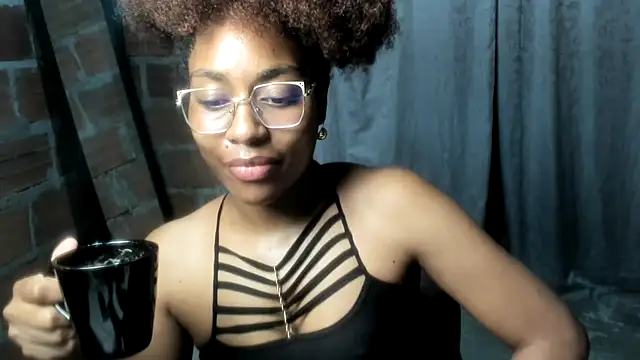 Snapshot of thaimy_ chatting on June 16, 2026, 2:14 am thaimy online show from June 16, 2026, 2:14 am