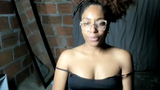 Snapshot of thaimy_ chatting on July 15, 2026, 2:06 am thaimy online show from July 15, 2026, 2:06 am