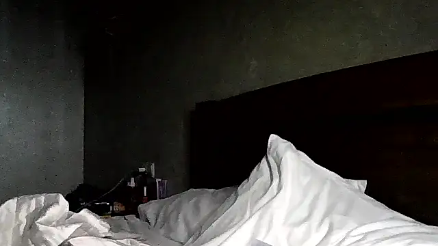 Snapshot of JulianaGold1 chatting on January 11, 2026, 3:28 pm JulianaGold1 online show from January 11, 2026, 3:28 pm