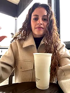 alana15 online show from October 8, 2025, 9:23 pm