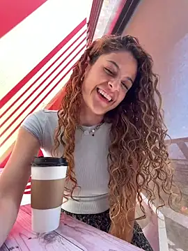 alana15 online show from June 11, 2026, 7:12 pm