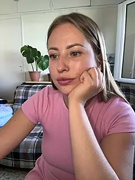 AlisaWhite online show from July 3, 2026, 2:01 pm