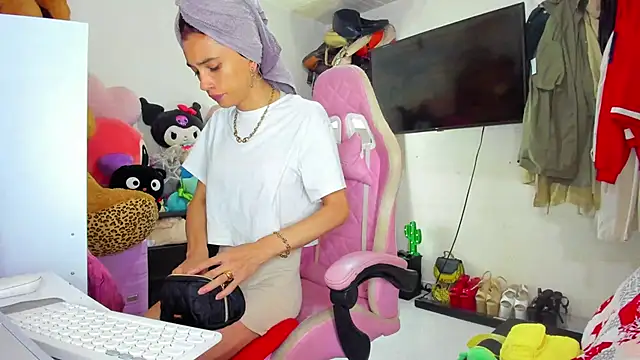 Lawrncesofiets online show from November 15, 2025, 2:24 pm