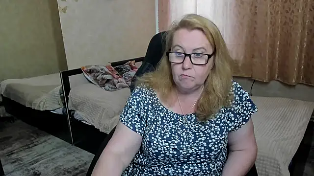 Snapshot of Frau_Marta chatting on June 2, 2026, 12:51 pm Frau Marta online show from June 2, 2026, 12:51 pm