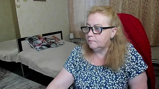 Snapshot of Frau_Marta chatting on June 5, 2026, 1:56 am Frau Marta online show from June 5, 2026, 1:56 am