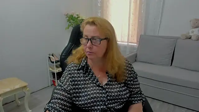 Snapshot of Frau_Marta chatting on July 11, 2026, 1:25 pm Frau Marta online show from July 11, 2026, 1:25 pm