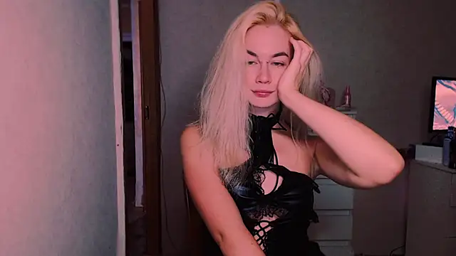 xxxcharismaaa online show from October 3, 2025, 7:33 pm