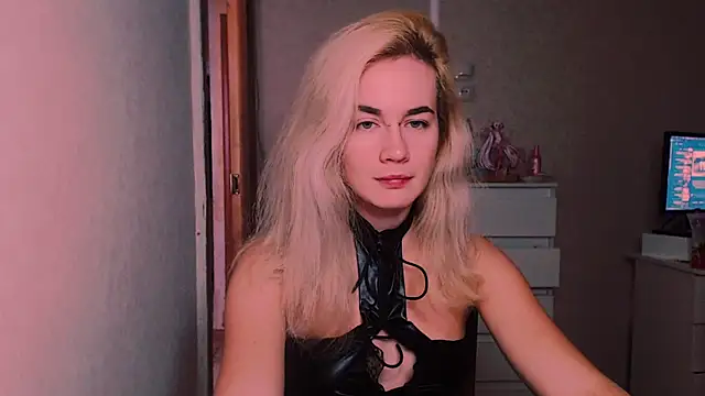 xxxcharismaaa online show from November 4, 2025, 7:02 pm