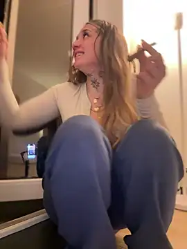 Snapshot of chloetease chatting on December 16, 2024, 11:39 pm chloetease online show from December 16, 2024, 11:39 pm