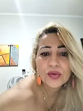 Snapshot of vivifernades chatting on December 17, 2024, 11:39 am vivifernades online show from December 17, 2024, 11:39 am