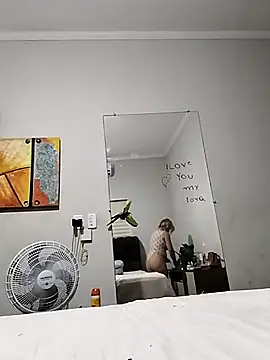 Snapshot of vivifernades chatting on February 14, 2025, 1:51 pm vivifernades online show from February 14, 2025, 1:51 pm