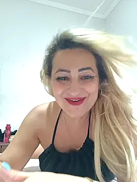 Snapshot of vivifernades chatting on March 5, 2025, 9:15 pm vivifernades online show from March 5, 2025, 9:15 pm