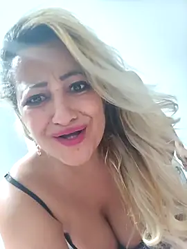 Snapshot of vivifernades chatting on November 26, 2025, 11:17 pm vivifernades online show from November 26, 2025, 11:17 pm