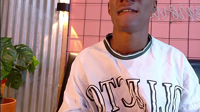 Snapshot of martin_killer chatting on September 23, 2025, 1:52 am martin killer online show from September 23, 2025, 1:52 am