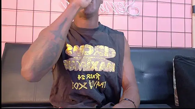 Snapshot of martin_killer chatting on October 30, 2025, 1:18 am martin killer online show from October 30, 2025, 1:18 am