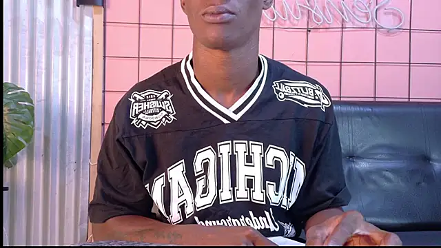 Snapshot of martin_killer chatting on November 15, 2025, 1:25 am martin killer online show from November 15, 2025, 1:25 am