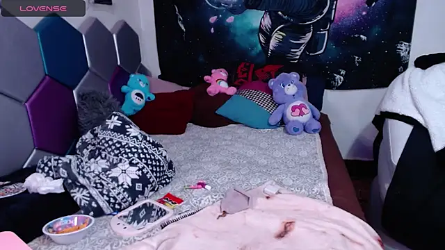 lil daisy7 online show from January 8, 2025, 4:55 am