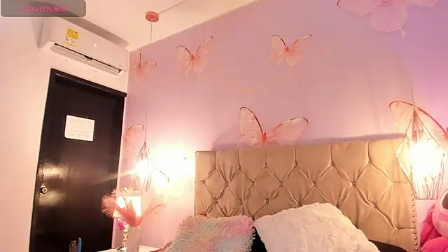 Vivi prinncess online show from April 30, 2026, 3:13 am