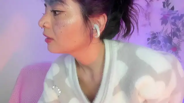 Sammysammy  online show from February 1, 2026, 10:41 pm