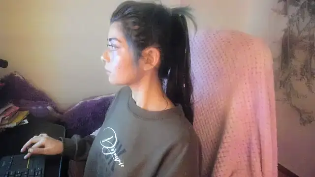 Sammysammy  online show from March 17, 2026, 6:50 am