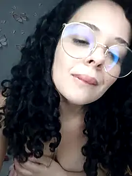 Snapshot of NinaSweet2 chatting on April 13, 2026, 4:18 am NinaSweet2 online show from April 13, 2026, 4:18 am