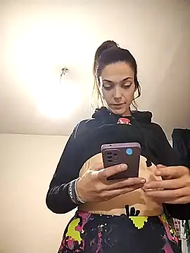 JoLeNe27 online show from November 17, 2025, 5:41 pm