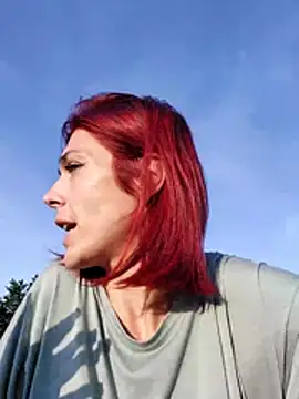 JoLeNe27 online show from April 19, 2026, 4:39 pm