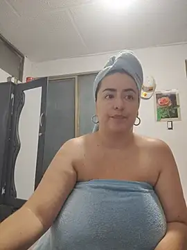 rosahills online show from June 25, 2026, 1:27 am