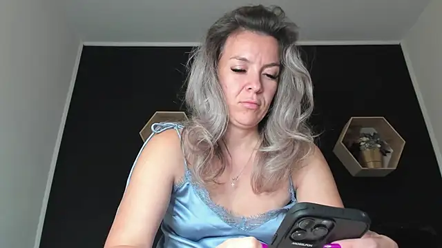 Snapshot of Alesys69 chatting on September 26, 2025, 10:36 pm Alesys69 online show from September 26, 2025, 10:36 pm